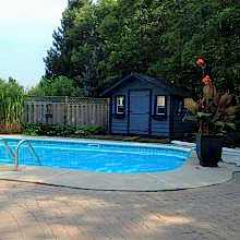 10 x 10 medium classic with a 2 foot gable overhang.